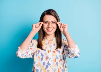 En İyi Gözlük Markaları – Optik Gözlük Markalarından Hangisini Tercih Etmeliyim?