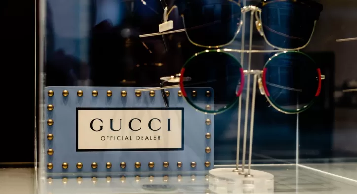 Gucci Gözlük Modelleri: Stilin ve Lüksün İfadesi