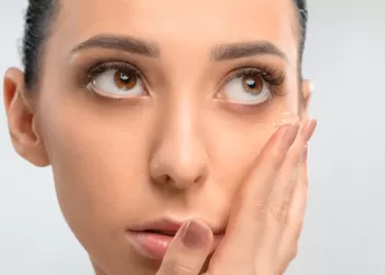 Lens Renkleri Neler? – Işıl Işıl Bakışlara Hazır Olun!