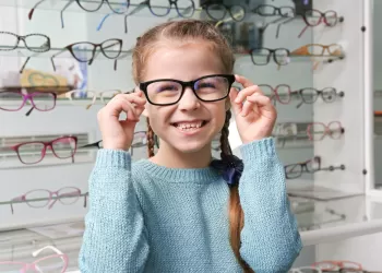 Yaşa Göre Numaralı Gözlük Modelleri Seçimi