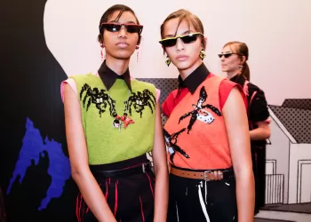 Lüks Tasarımın Mimarı: Prada Gözlük